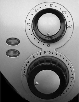 Daewoo SDA1553 Healthy Living Air Fryer's controls.