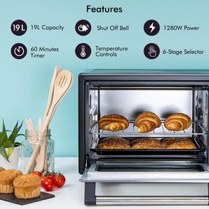 Geepas Mini Oven's features.
