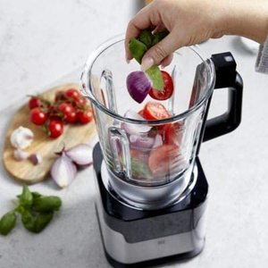 Lakeland Touchscreen Soup Maker in use.