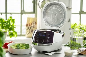 Open view of the Reishunger Digital Rice Cooker and Steamer.