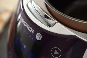 Up close view of the Reishunger Digital Rice Cooker and Steamer.
