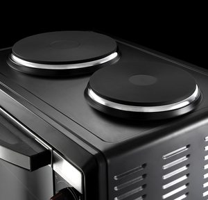 Russell Hobbs 22780 Mini Kitchen Multi-Cooker's two hot plates.
