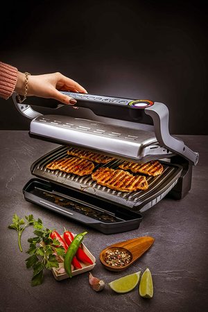 Tefal OptiGrill+ XL in use.